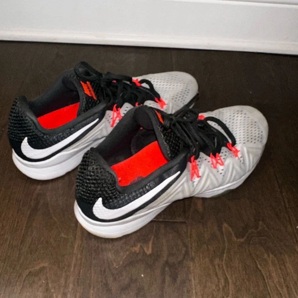 Nike Zoom Condition TR Cross Training Sneaker White Black Gym Shoe Size 11